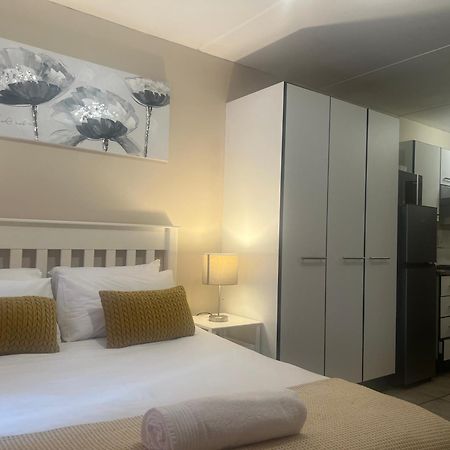 Smart And Cozy Studio With Netflix And Showmax Pretoria-Noord Dış mekan fotoğraf